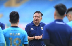 Trước vòng 8 V.League 2021: Thử thách lớn với Kiatisuk và Hoàng Văn Phúc