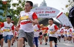 Khoảnh khắc đáng yêu trên đường chạy Kids Run Techcombank HCMC Marathon 2021 