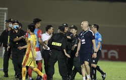 Trợ lý HLV TP.HCM: Tôi không biết trọng tài Duẩn có vấn đề gì với tôi