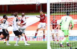 Arsenal mất oan bàn thắng do VAR phạt việt vị... mũi chân