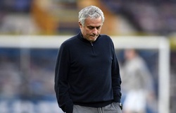 Tottenham sa thải Mourinho ngay trước thềm trận chung kết