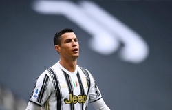 Fan nhí bị phạt khi vượt gần 400 km để xin chữ ký của Ronaldo