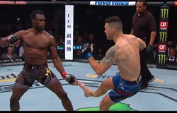 Chris Weidman tự làm gãy chân sau đòn đá đầu tiên lên Uriah Hall