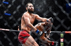 UFC 261: Kamaru Usman cho Jorge Masvidal nếm mùi knockout lần đầu tại UFC