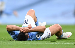 CĐV Chelsea chế giễu Aguero bằng quả phạt đền Panenka của Hazard