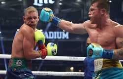 Canelo Alvarez knockout kĩ thuật Billy Joe Saunders bằng cú móc rách mắt 