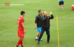 Ông Park "nổi cáu" với học trò, nhắc nhở riêng Công Phượng