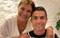 Tuyên bố của mẹ Ronaldo khiến CĐV Juventus thất vọng