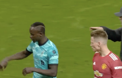 Sadio Mane gây sốc khi công khai "bật" Klopp trên sân