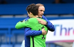 Vì sao Chelsea bất ngờ thay thủ môn ở chung kết FA Cup?