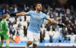 Aguero chia tay Man City bằng phá kỷ lục ghi bàn của Rooney
