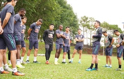 Cầu thủ HAGL chung tay cùng ca sĩ Tuấn Hưng, hỗ trợ Bắc Giang chống COVID-19