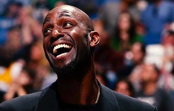 Kevin Garnett kể chuyện bà ngoại cầm súng ngăn cháu vào Đại học