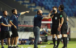 Lại nhận thẻ vàng, ông Park bị cấm chỉ đạo trận gặp UAE