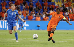 Wijnaldum giúp Hà Lan chấm dứt vô duyên trước Ukraine