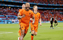 Memphis Depay hoàn thành bộ sưu tập bàn thắng quốc tế 