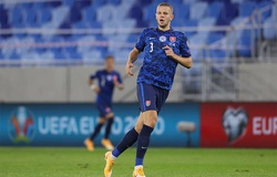 Nóng: Hậu vệ ĐT Slovakia ở Euro 2021 dương tính với COVID-19