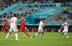 Seferovic từ "chân gỗ" đến dấu mốc đặc biệt cho Thụy Sĩ