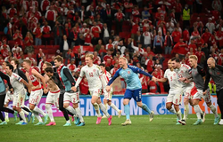 Đan Mạch viết cổ tích khi giành vé đi tiếp sau 2 trận thua