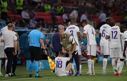 Pháp mất người thê thảm tới mức phải đá lệch vị trí!