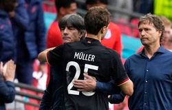 HLV Joachim Loew tha thứ cho Thomas Muller sau pha bỏ lỡ không tưởng