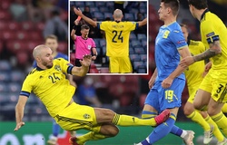 Tranh cãi nảy lửa xung quanh thẻ đỏ của đội tuyển Thụy Điển