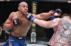 Ciryl Gane tiết lộ đã được UFC phím trước trận tranh đai tạm thời hạng nặng