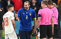 Không phải Donnarumma hay Chiesa, Chiellini mới là người hùng của Italia