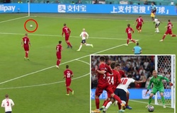 Cựu tuyển thủ Anh chỉ trích quyết định Sterling "ăn vạ"