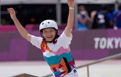 Ở tuổi 13, Momiji Nishiya trở thành VĐV đầu tiên vô địch trượt ván nữ tại Olympic