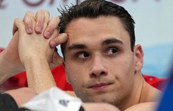 Phá kỷ lục của Michael Phelps , Kristóf Milák vẫn không hài lòng vì chiếc... quần thủng