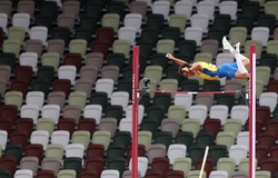 Góc máy gây sốt của kỉ lục gia nhảy sào nam Armand Duplantis tại Olympic