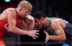 Vật Olympic ngày 5/8: Hàng loạt cú sốc hạng 74kg Vật tự do