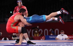 Vật Olympic ngày 7/8: "Xe tăng Nga" Sadulaev giành HCV Olympic thứ 2 liên tiếp