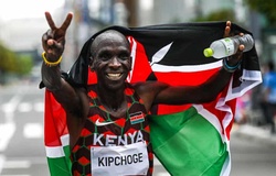 Một cuộc đua Marathon của Eliud Kipchoge nhanh như thế nào?