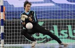 CH Séc gọi thủ môn 46 tuổi, ghi 5 bàn thắng đấu Việt Nam