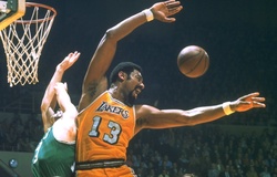 Wilt Chamberlain và giai thoại về cú block trật khớp vai đối thủ