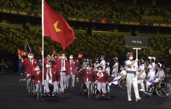 Xúc động hình ảnh đoàn Thể thao Việt Nam ở lễ khai mạc Paralympic 2020