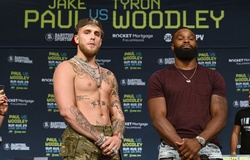 Tyron Woodley va chạm với team Jake Paul trong buổi họp báo khi mẹ mình bị nhắc tên 