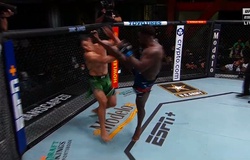 Abdul Razak Alhassan knockout đối thủ bằng đòn đá chớp nhoáng 17 giây