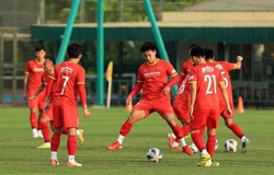 HLV Park Hang Seo nhận tin cực sốc ở buổi tập đầu tiên tại UAE