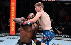 UFC Fight Night 193: Tai nạn húc đầu hủy kết quả trận Kyle Daukaus và Kevin Holland