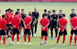 Tuyển Trung Quốc gặp bất lợi lớn vì… mặt trời