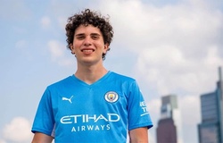 Man City ký hợp đồng với game thủ Fortnite 16 tuổi