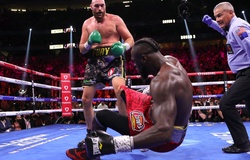 Boxing: Tyson Fury đấm gục Deontay Wilder hiệp 11, bảo vệ đai WBC hạng nặng