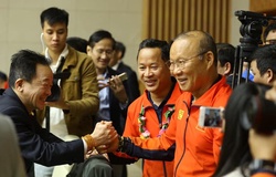 HLV Park Hang Seo phản pháo bầu Hiển nói ông bảo thủ