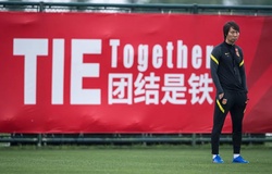 Báo Trung Quốc đặt nghi vấn lý do khiến HLV Li Tie chưa bị sa thải