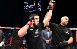Islam Makhachev đòi suất tranh đai với đòn bẻ tay hoàn hảo lên Dan Hooker