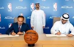 Gặp khó với Trung Quốc, NBA mở đường sang UAE