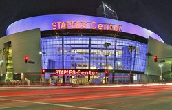 Sân nhà LA Lakers đổi tên với lời đề nghị cực khủng!